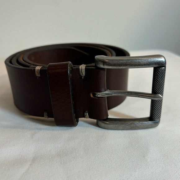 EXPRESS SZ 34-36 Brown Smooth Leather Belt 42 x 1.5”!Silver Buckle 2 x 1.75” - Picture 2 of 8